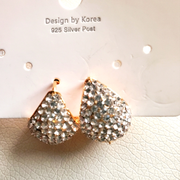 OVAL EARRINGS   PLATED. - Picture 1 of 4